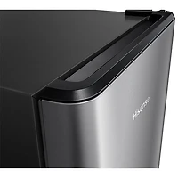 Réfrigérateur de bar autonome de 6,3 pi³ de Hisense (RC63C1GSE) - Argenté