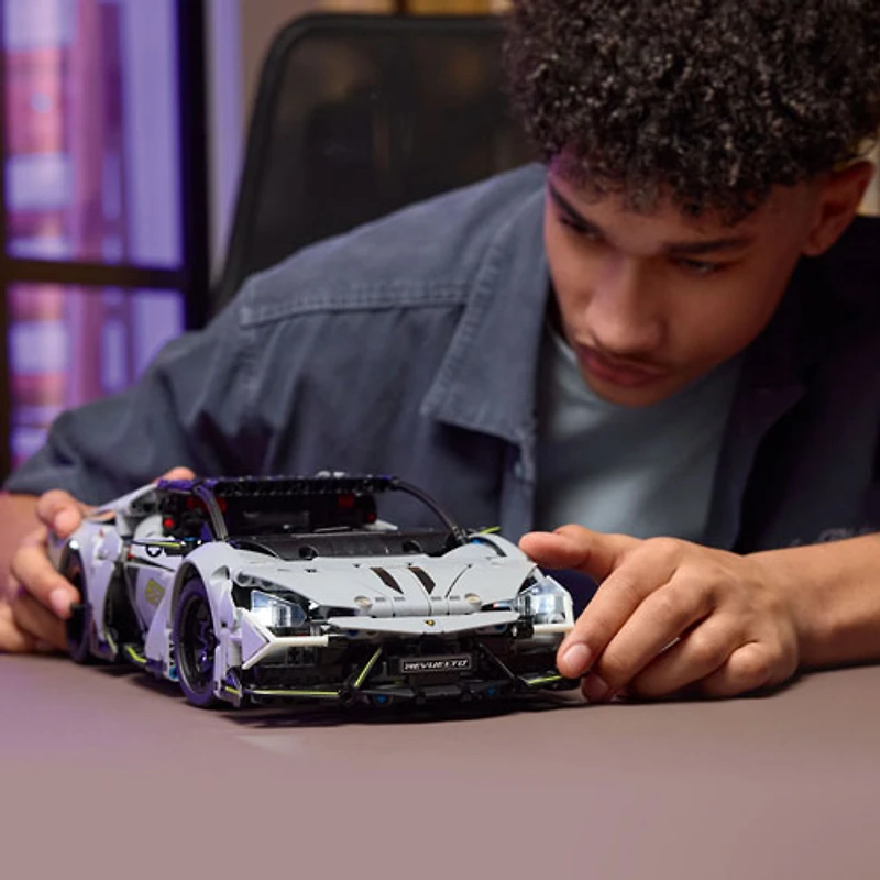 LEGO Technic: Lamborghini Revuelto Super Sports Car - 1135 Pieces (42214)