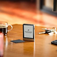 Portefeuille physique de cryptomonnaie à encre électronique 2,84 po USB-C/Bluetooth avec clé de récupération Flex de Ledger