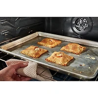Cuisinière à gaz autonome à 5 brûleurs avec ventilateur à convection et friture à l'air 5 pi³ 30 po de Whirlpool (WFGS4530SZ) - Acier inoxydable