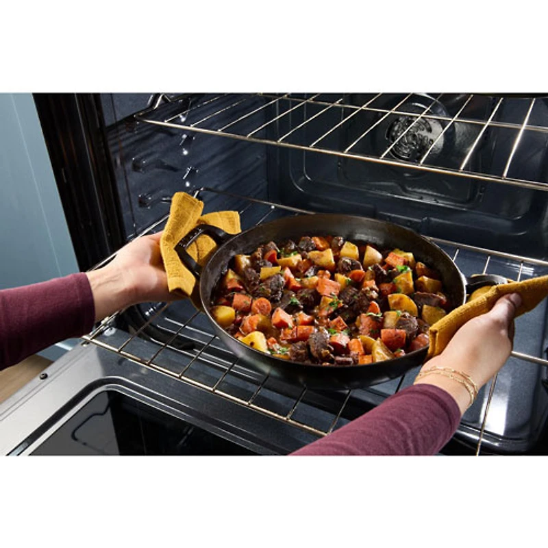 Cuisinière électrique autonome à 5 éléments avec convection véritable et friture à l'air 5,3 pi³ 30 po de Whirlpool (YWFES7030SW) - Blanc