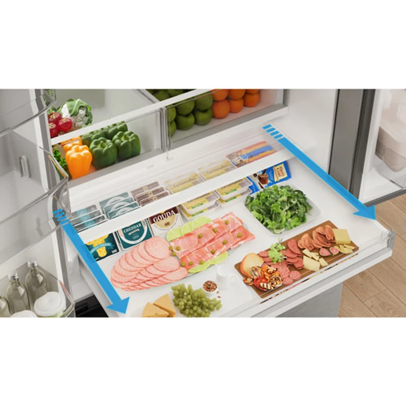 Réfrigérateur à deux portes de 22,6 pi³ 33 po avec distributeur de glaçons de Midea (MRF23I7AST) - Inox