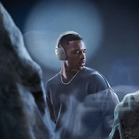 Casque d'écoute Bluetooth à suppression du bruit QuietComfort de Bose - Gris clair de lune