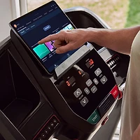 Tapis roulant repliable SFT4.3 de Schwinn Fitness - Abonnement gratuit de 2 mois à JRNY