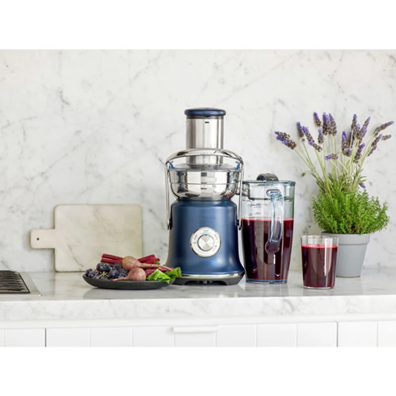 Remis à neuf (Bon état) - Centrifugeuse Juice Fountain Cold XL de Breville - Bleu Damas - Réusiné par Breville