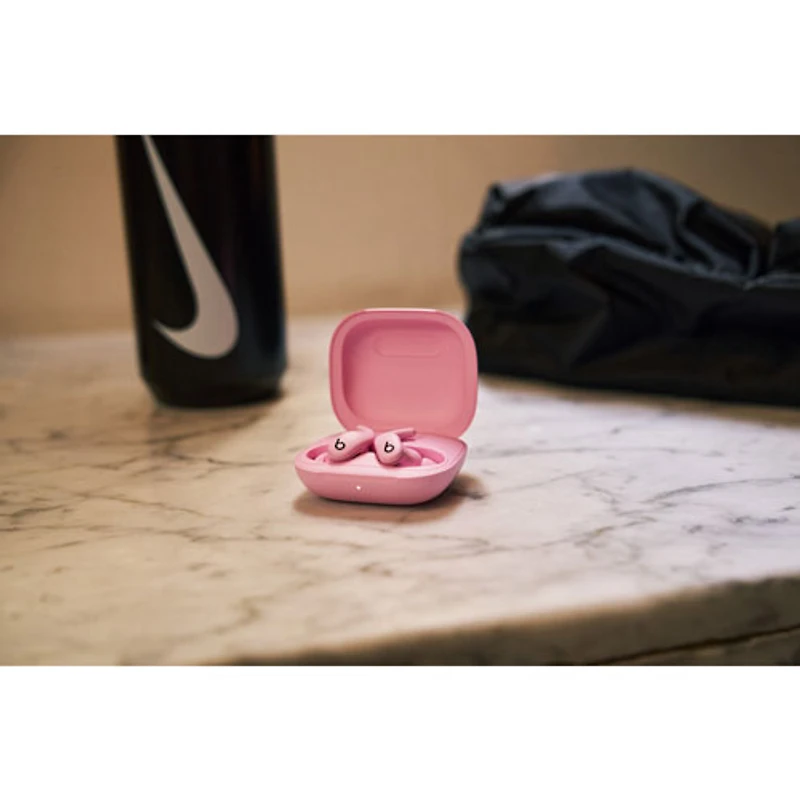 Écouteurs boutons 100 % sans fil à suppression du bruit Powerbeats Fit de Beats by Dr. Dre - Rose bonbon