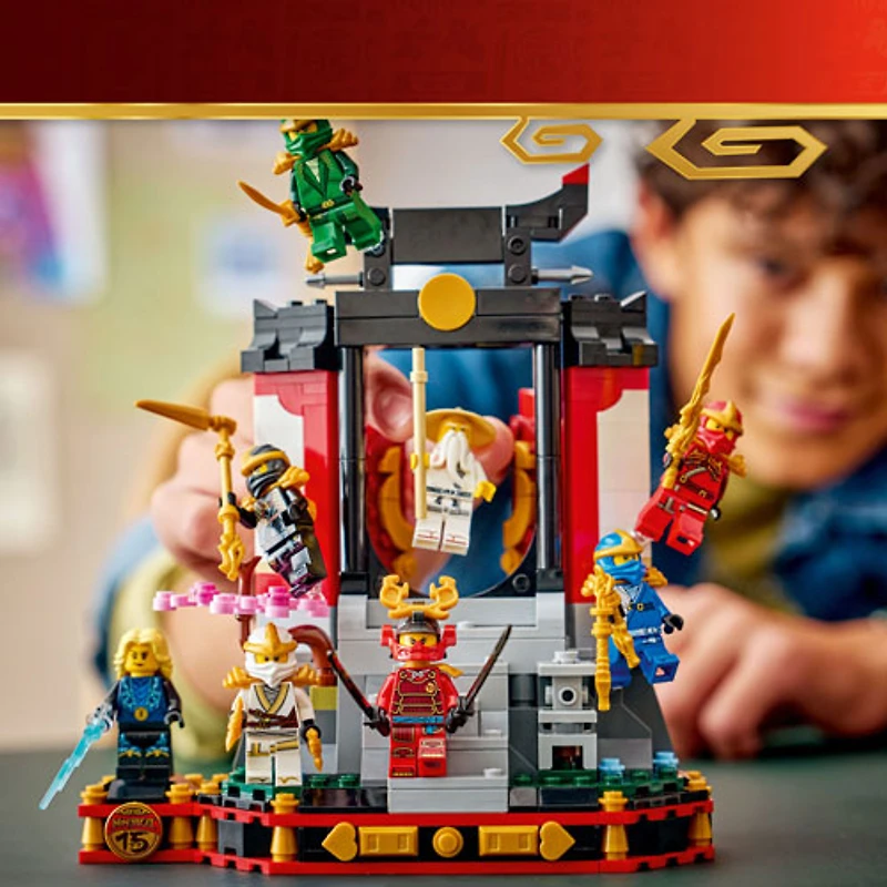 LEGO Ninjago : Le socle d'exposition de personnages ninjas - 15e anniversaire - 447 pièces (71866)