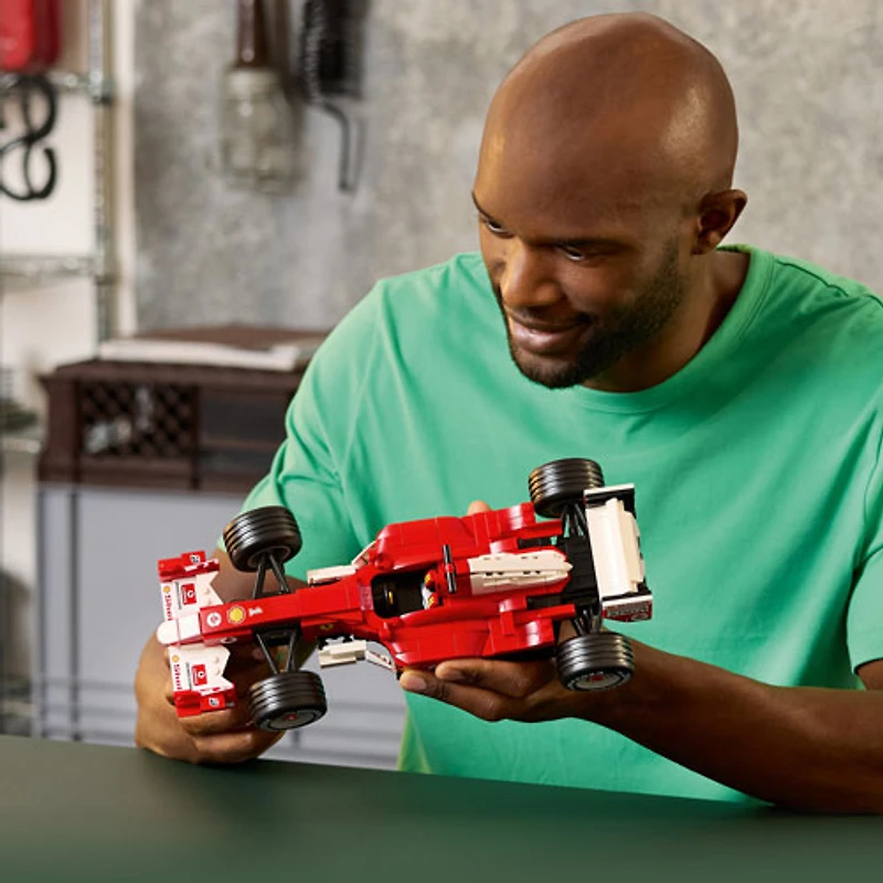 LEGO Icons: Ferrari F2004 & Michael Schumacher - 735 Pieces (11375)