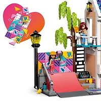 LEGO Friends: Liann's Family House - 946 Pieces (42687)