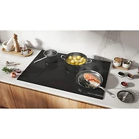 Surface de cuisson à induction de 30 po à 4 éléments de la série 500 de Bosch (NIT5063UC) - Noir