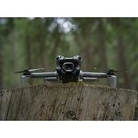 Ensemble Fly More Combo Plus avec quadricoptère Mini 5 Pro de DJI et radiocommande - Gris