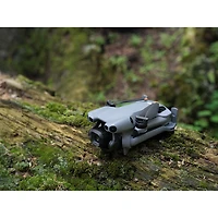 Ensemble Fly More Combo Plus avec quadricoptère Mini 5 Pro de DJI et radiocommande - Gris