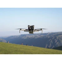 Ensemble Fly More Combo Plus avec quadricoptère Mini 5 Pro de DJI et radiocommande - Gris