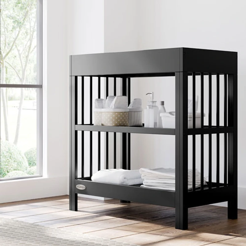 Table à langer à 2 tablettes Teddi de Graco avec coussin à langer - Noir