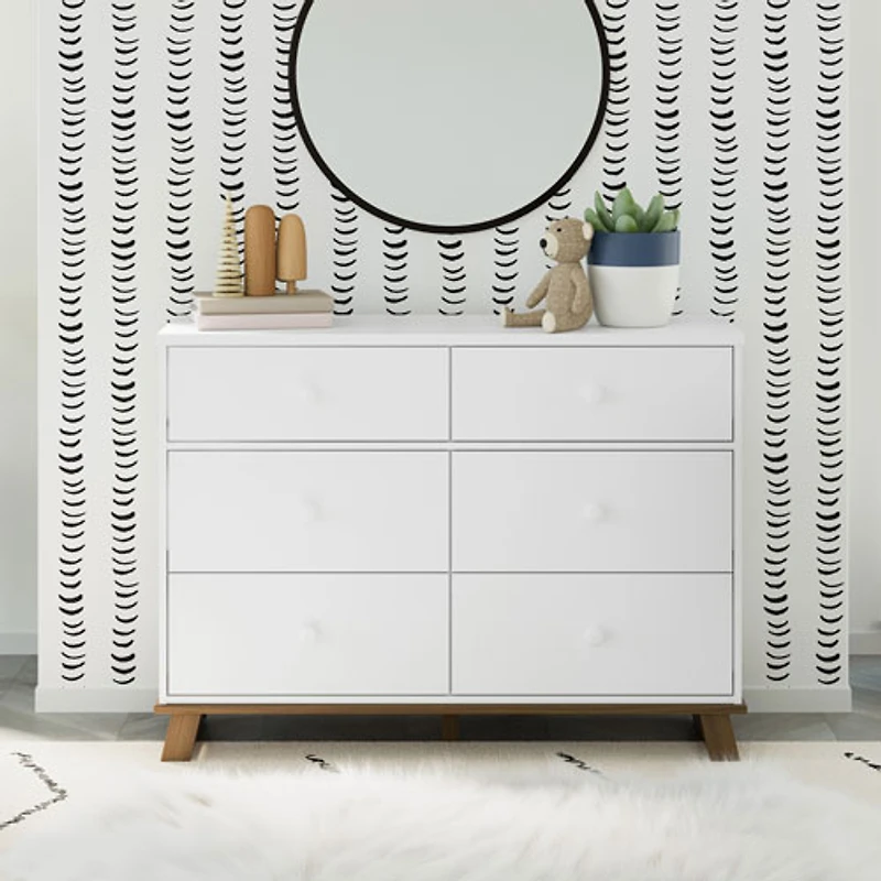 Commode moderne à 6 tiroirs pour enfants de Storkcraft - Blanc avec bois flotté rétro