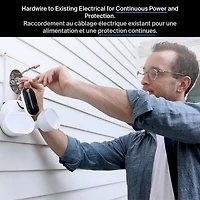 Caméra de surveillance à projecteur d'illumination avec fil 2K Pro 3 d'Arlo - Blanc