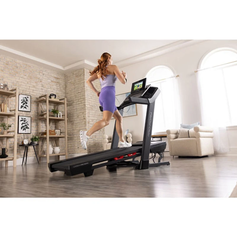 Tapis roulant Carbon Pro 2000 de ProForm avec écran tactile HD de 10 po