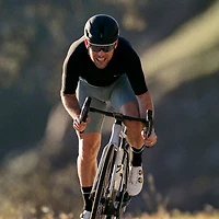 Lunettes Oakley Meta Vanguard avec Meta AI et compatibilité audio, photo et vidéo - Noir/Prizm 24K