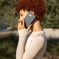 Étui souple ajusté Aire d'Incase Designs avec MagSafe pour iPhone 17 - Noir