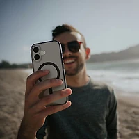 Étui rigide ajusté mince d'Incase Designs avec MagSafe pour iPhone 17 - Noir