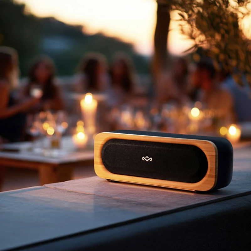 Haut-parleur sans fil Bluetooth résistant aux éclaboussures Get Together Go de House of Marley - Noir