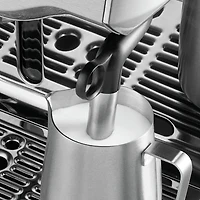 Remis à neuf (Bon état) - Machine à espresso automatique Oracle Touch de Breville avec mousseur et moulin - Acier inoxydable brossé - Remis à neuf par Breville