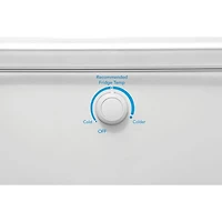Congélateur vertical sans givre de 13 pi³ de Frigidaire (FFUE1326AW) - Blanc