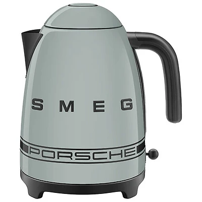 Bouilloire électrique Années 50 de Smeg x Porsche - 1,7 l - Gris vert - Partenaire de détail exclusif
