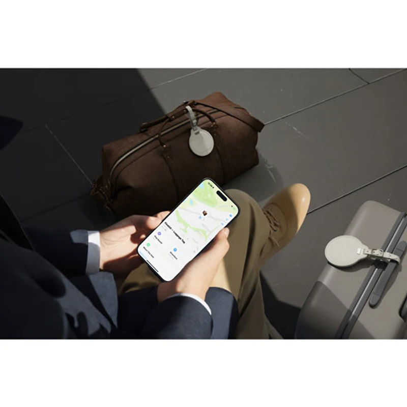 Dispositif de repérage de valise Bluetooth en cuir végétalien FindAll de Satechi