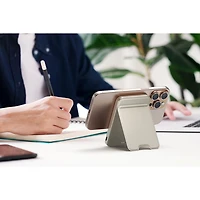 Chargeur portable sans fil Qi2 USB-C 15 W 5000 mAh OntheGo de Satechi - Sable