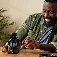 LEGO Star Wars: Darth Vader Bust - 349 Pieces (75439)