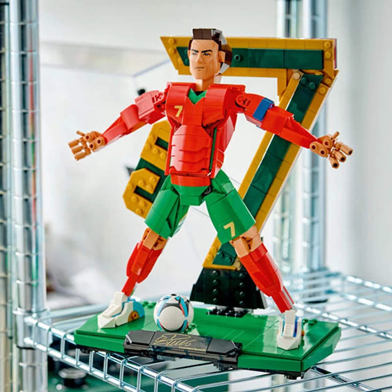 LEGO Editions : Cristiano Ronaldo - La légende du soccer - 854 pièces (43016)