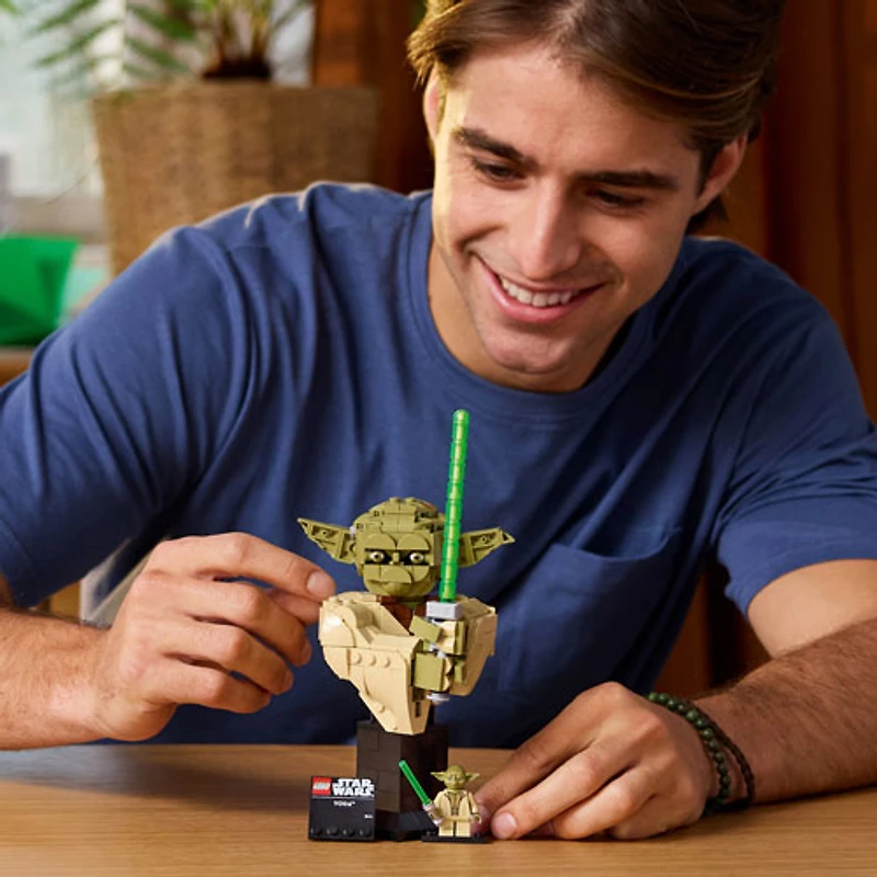 LEGO Star Wars: Le buste de Yoda - 399 pièces (75438)