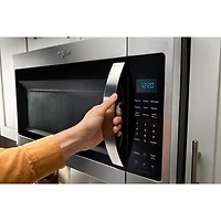 Four à micro-ondes à hotte intégrée de Whirlpool - 1,9 pi³ - Acier inoxydable