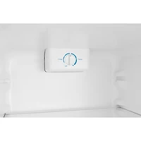 Congélateur vertical de 7 pi³ de Frigidaire (FFUE0726AW) - Blanc