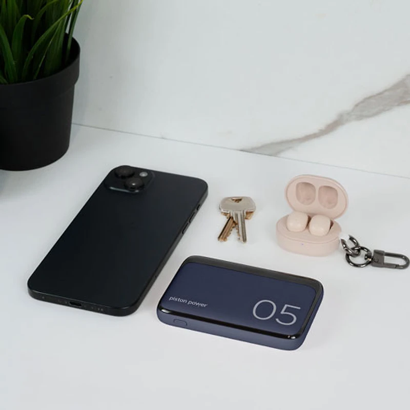 Chargeur portable USB-C/USB-A de 5000 mAh Vibrance Piston Power de LOGiiX - Bleu minuit