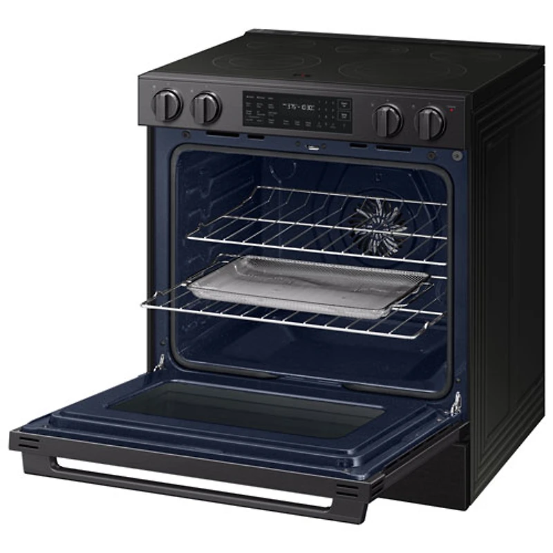 Cuisinière électrique encastrable à surface lisse avec convection véritable 6,3 pi³ 30 po BESPOKE de Samsung (NSE80H63SEAC) - Acier inoxydable noir mat