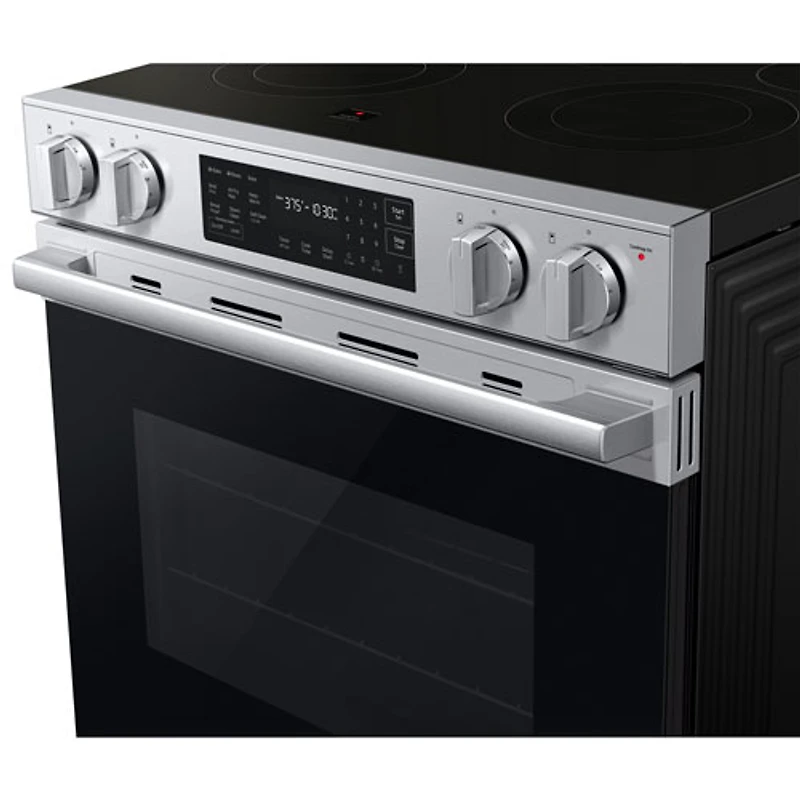Cuisinière électrique encastrable à surface lisse avec convection véritable 6,3 pi³ 30 po BESPOKE de Samsung (NSE70H63SRAC) - Acier inoxydable