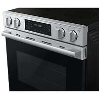 Cuisinière électrique encastrable à surface lisse avec convection véritable 6,3 pi³ 30 po BESPOKE de Samsung (NSE70H63SRAC) - Acier inoxydable