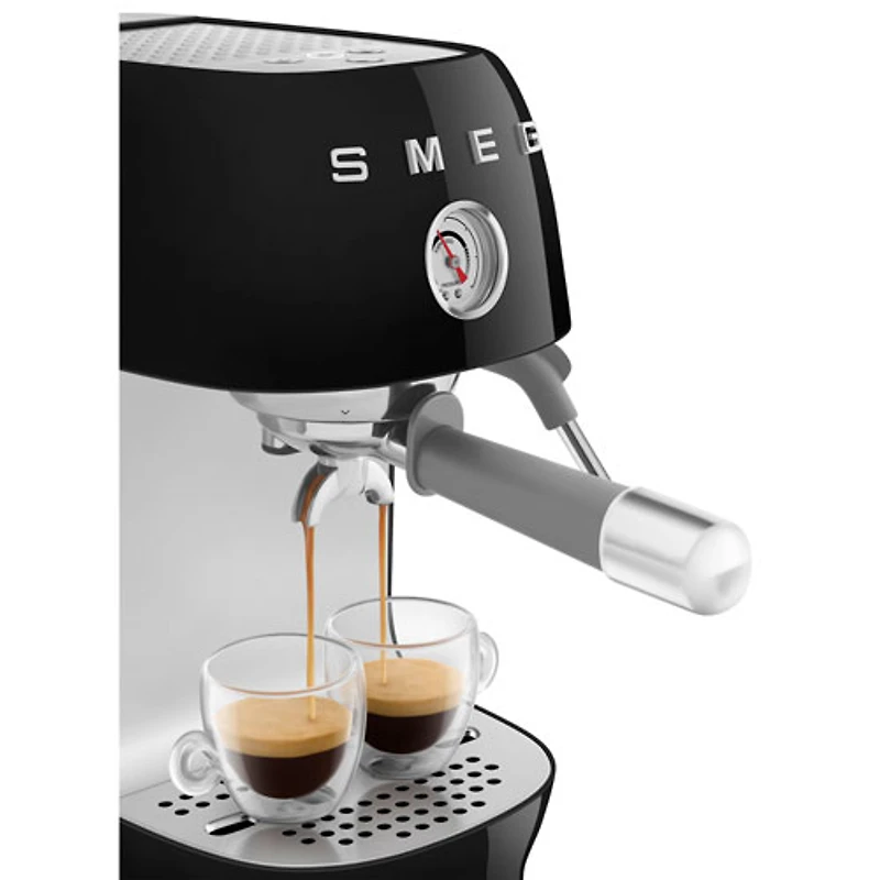 Machine à espresso manuelle avec infusion à froid de Smeg - Noir
