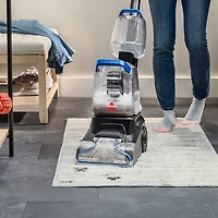 Aspirateur et nettoyeur en profondeur vertical pour tapis PowerClean TurboBrush Pet Reach de Bissell