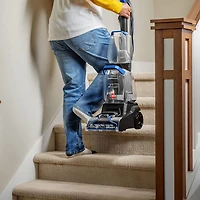 Aspirateur et nettoyeur en profondeur vertical pour tapis PowerClean TurboBrush Pet Reach de Bissell