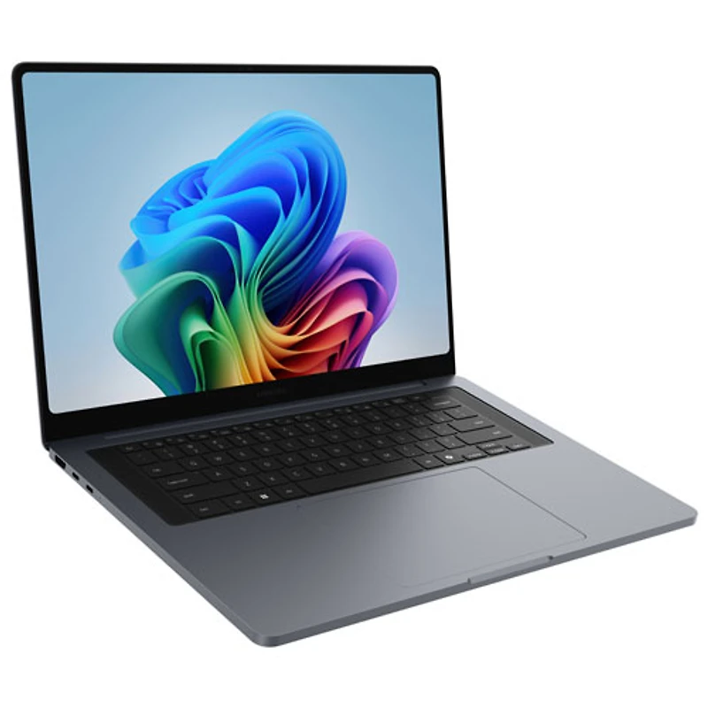 Portable à écran tactile CoPilot+ 16 po Galaxy Book6 Ultra de Samsung - Gris (Core Ultra 7 d'Intel/RAM 32 Go/SSD 1 To/Windows 11 Famille)