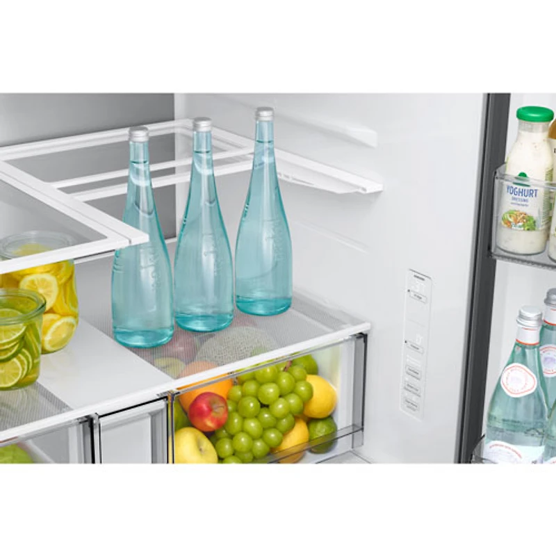 Réfrigérateur à deux portes 24 pi³ 36 po avec distributeur d'eau et de glaçons de Samsung (RF70H25HERAA) - Acier inoxydable