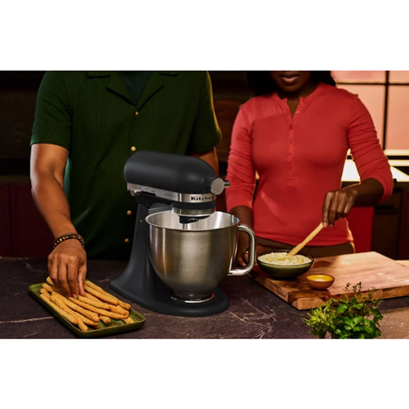 Batteur sur socle à tête inclinable Artisan Plus de KitchenAid - 5 pte - 350 W - Noir mat