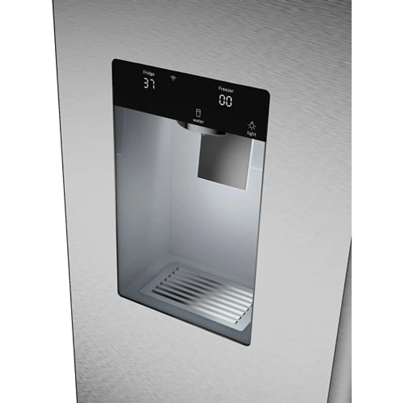Réfrigérateur à deux portes 21,6 pi³ 36 po avec distributeur d'eau et de glaçons série 800 de Bosch (B36CD80SNS) - Acier inoxydable