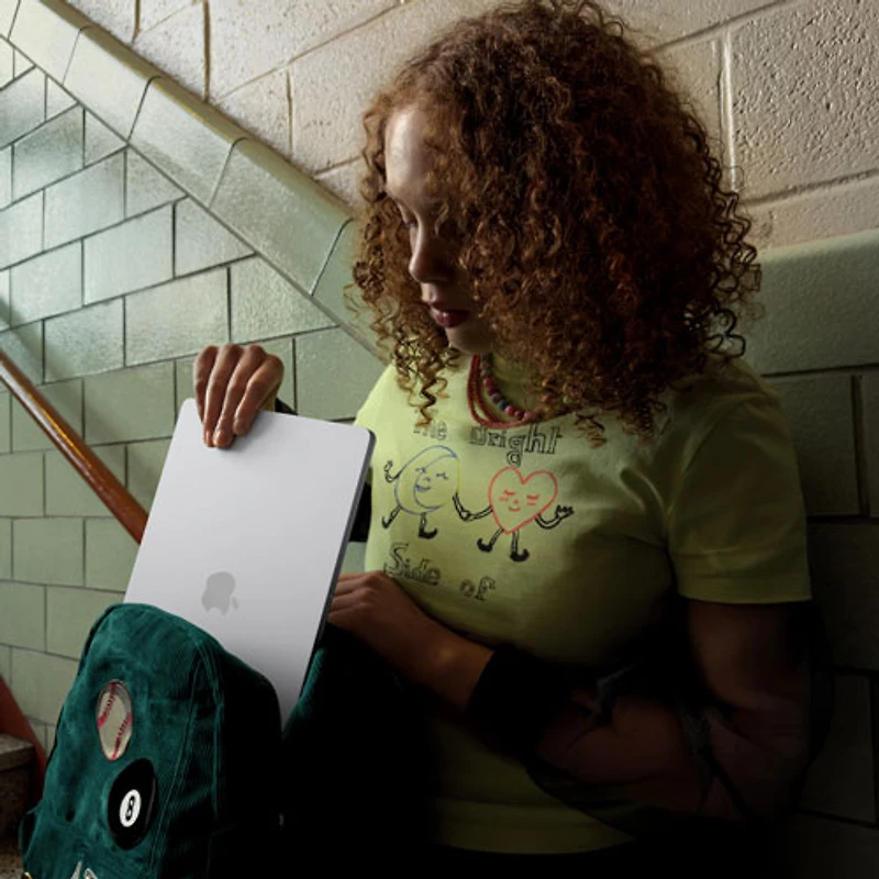 MacBook Air de 15,3 po avec Touch ID d'Apple (2026) - Minuit (M5 d'Apple/RAM 16 Go/SSD 512 Go