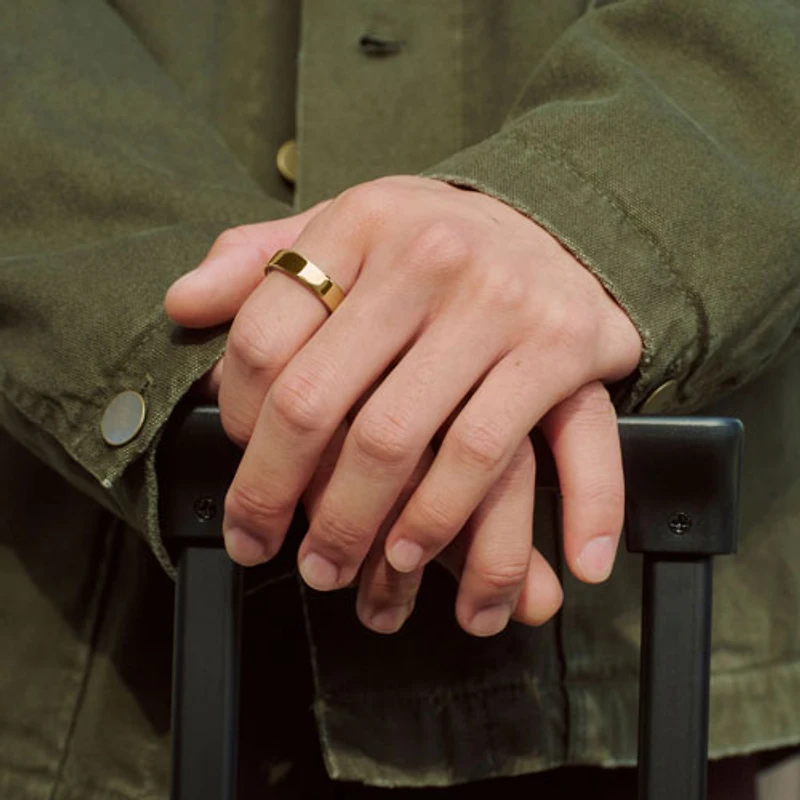 Oura Ring 5 Smart Ring with Health, Sleep & Fitness Tracking - Gold