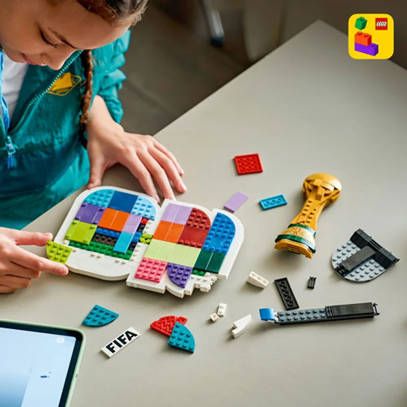 LEGO Editions : L'emblème officiel de la FIFA World Cup 2026 - 298 pièces (43032)