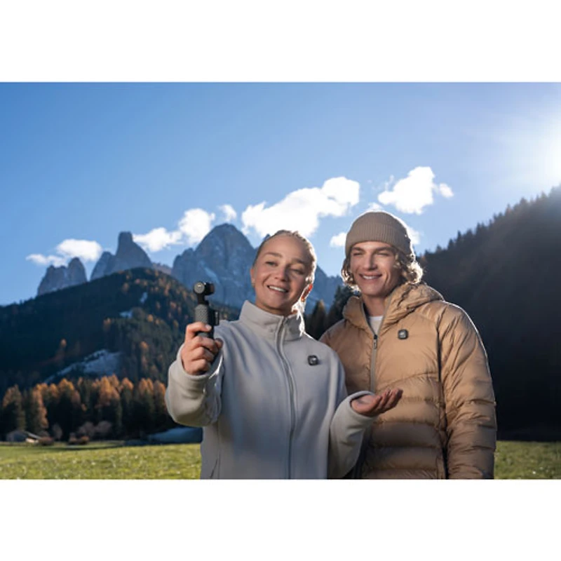 Caméra portative 4K à stabilisation sur 3 axes Osmo Pocket 4 de DJI avec transmetteur DJI Mic 3 et objectif Osmo 3